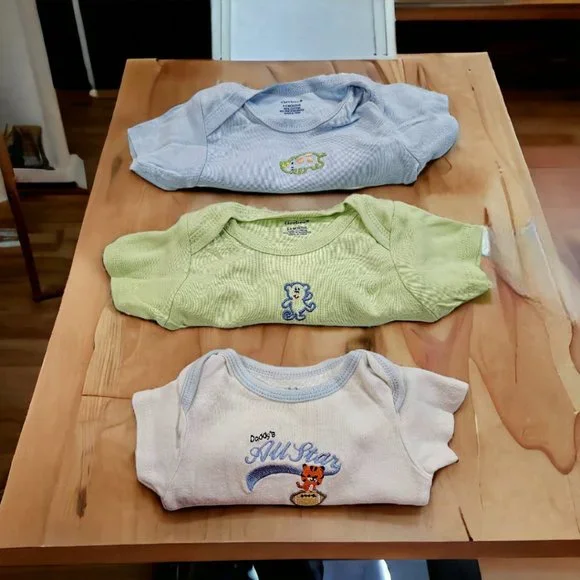 Newborn Baby Bundle Set Onesies, Blankets, and Washcloths